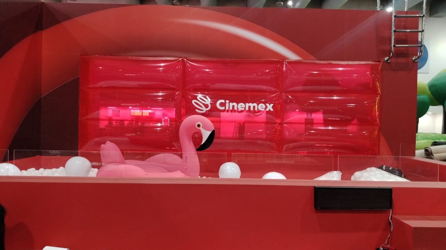 ParedInflableSellada_Cinemex