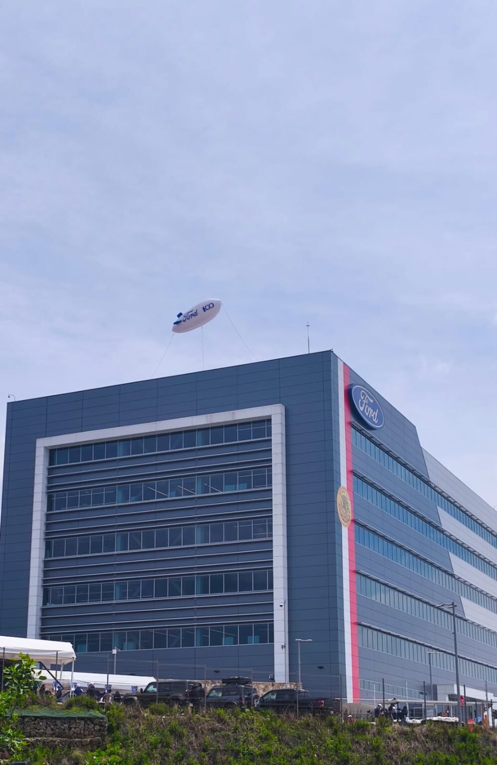 ZeppelinCautivo-Ford